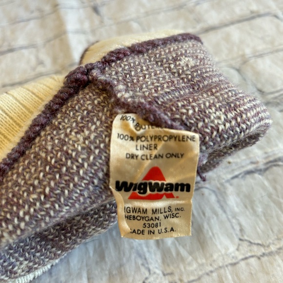 VINTAGE WIGWAM MILLS 100% PURE WOOL OUTER SHELL USA MADE WOMEN’S BEANIE PURPLE - Picture 7 of 7